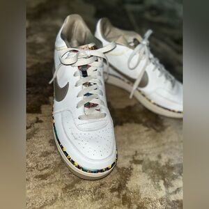 Nike Sky Urban Jungle Force Mid White sneakers